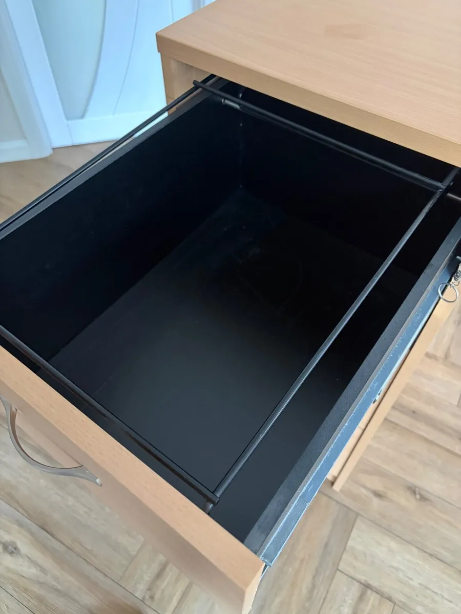 3 drawer filing cabinet - Image 2