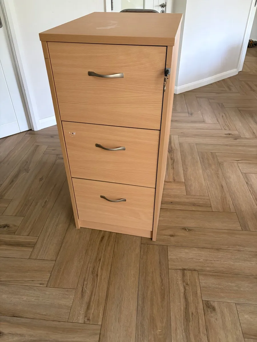 3 drawer filing cabinet - Image 1