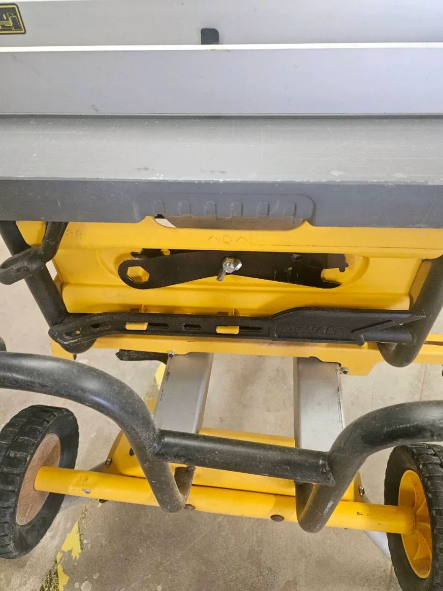 DeWalt DW745 Table Saw + DE7400 Rolling Stand - Image 4