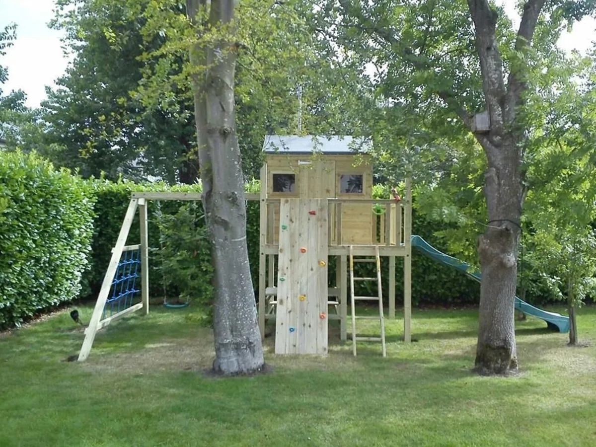 Climbing Frames and Swing Sets for sale - Image 1