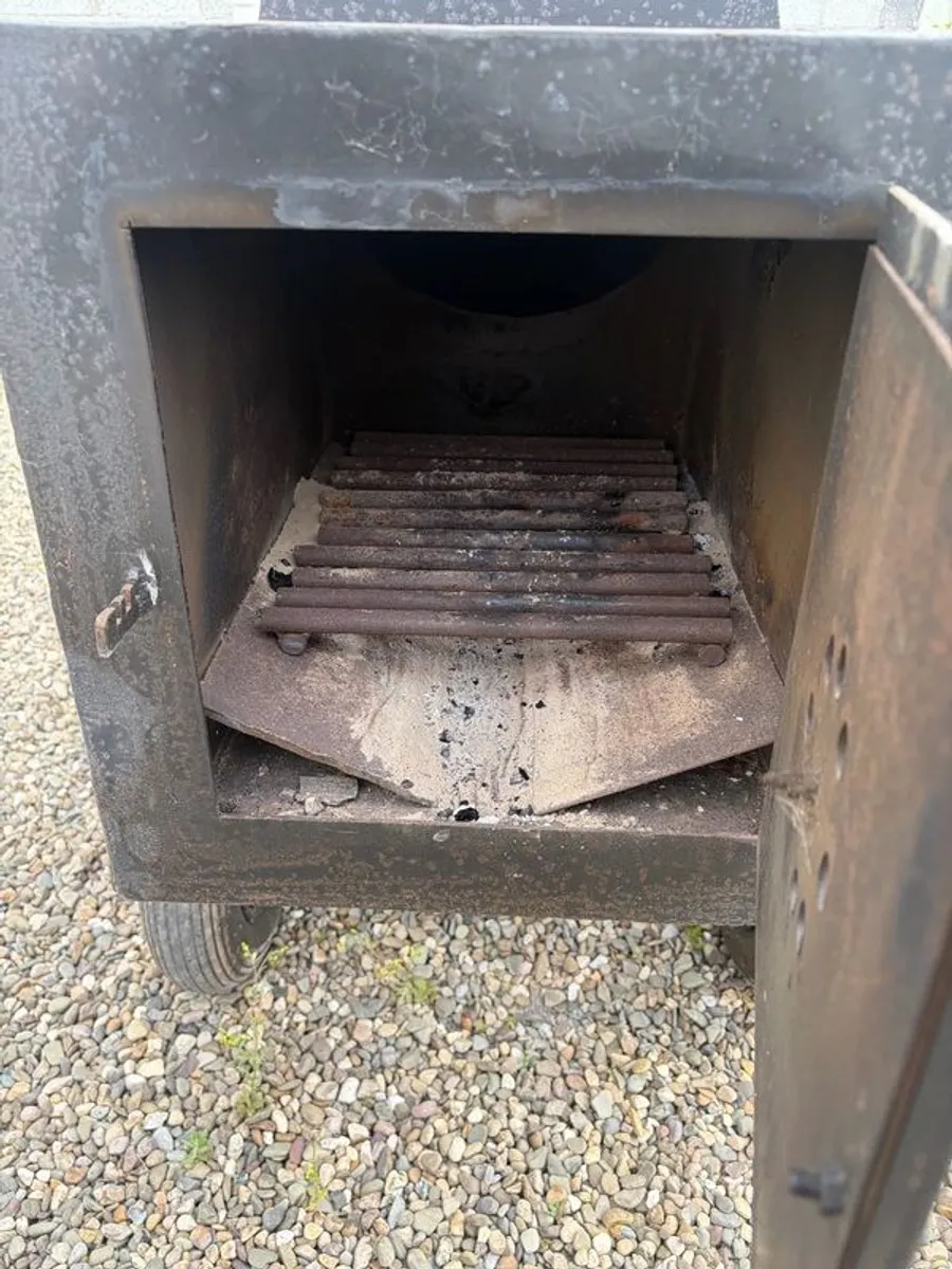smoker - Image 3