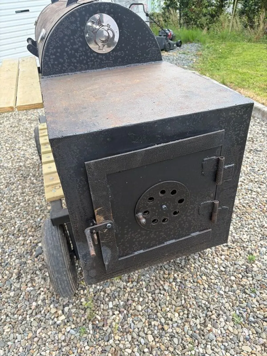 smoker - Image 4