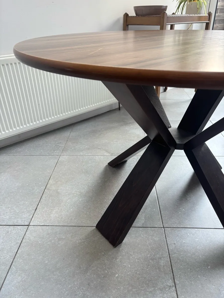 Round dining table - Image 4
