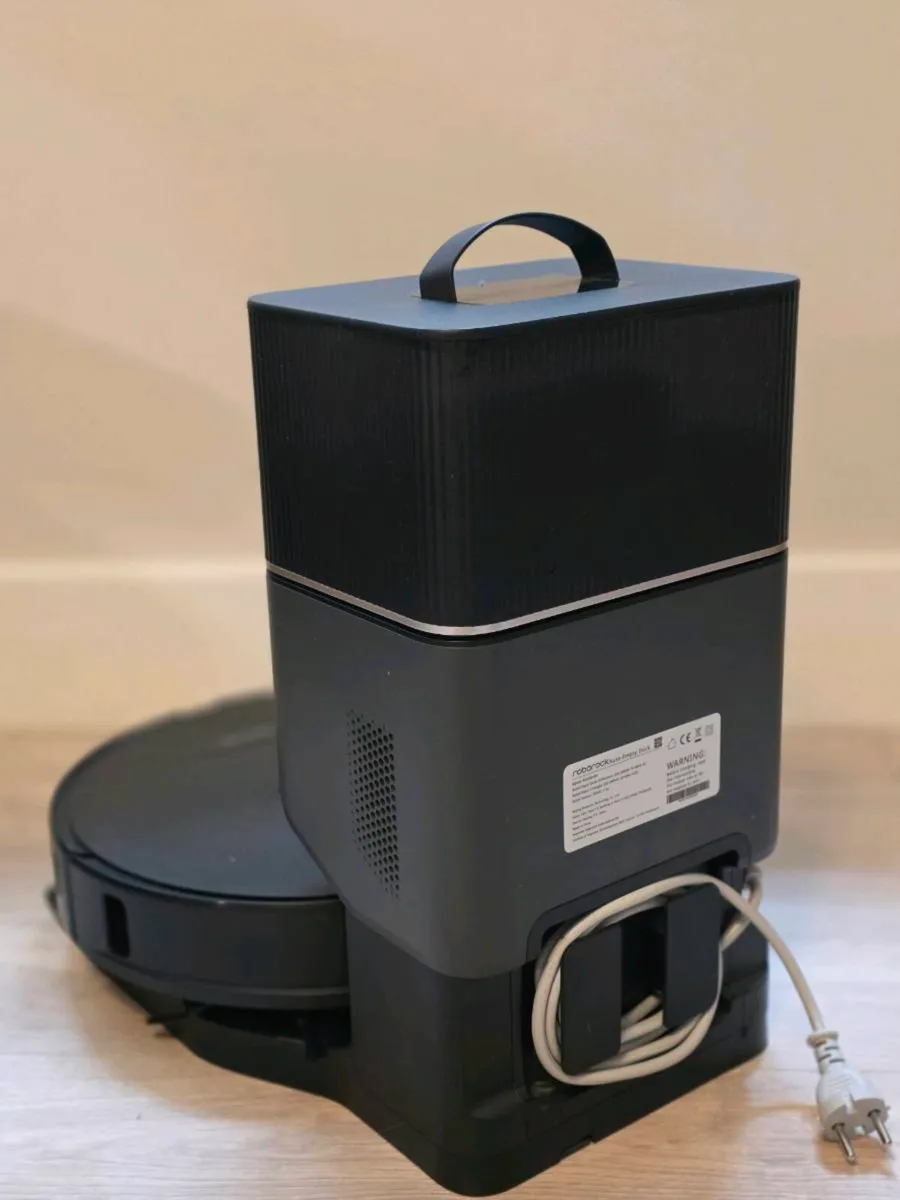 Roborock s8+ with auto empty dock - Image 3