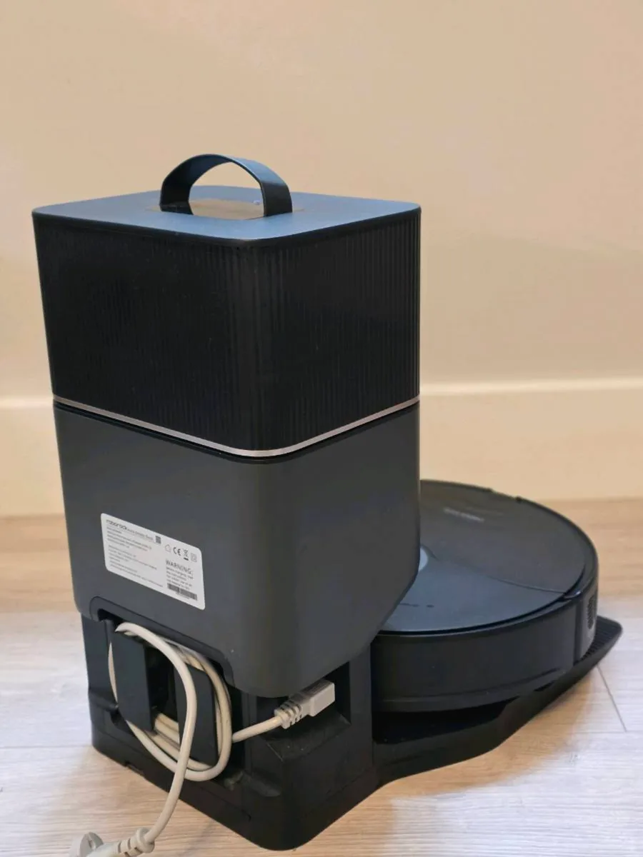 Roborock s8+ with auto empty dock - Image 4