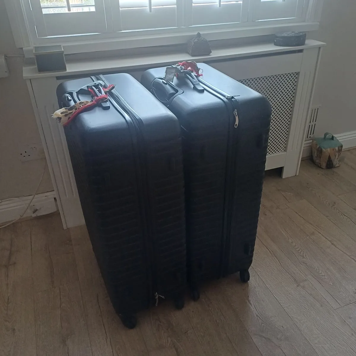 Black new large suitcases - Image 2