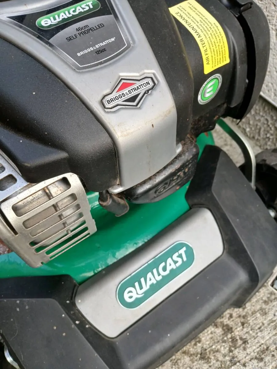 Qualcast 46cm self propelled lawn mower