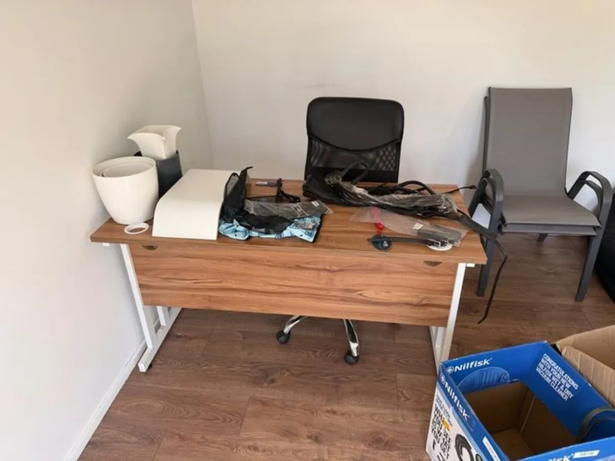 office desk and chair - Image 2