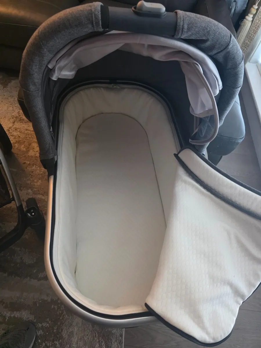 Uppa baby Vista Buggy Bundle - Image 2