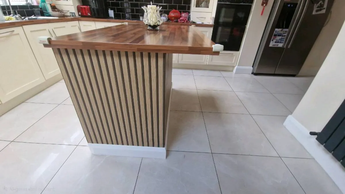 Kitchen Island - Image 2
