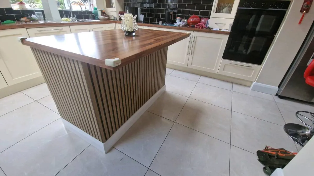 Kitchen Island - Image 4