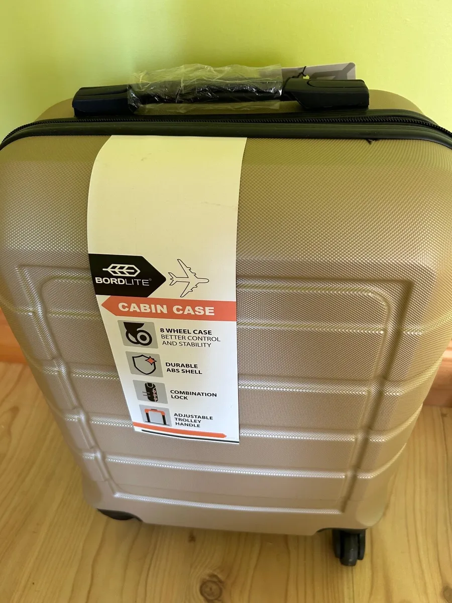 Cabin Suitcase - Image 4