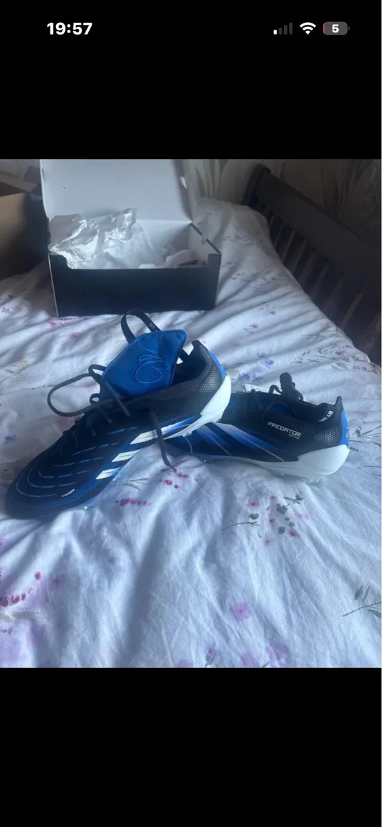 Adidas Predators Bellingham 10.5UK - Image 4