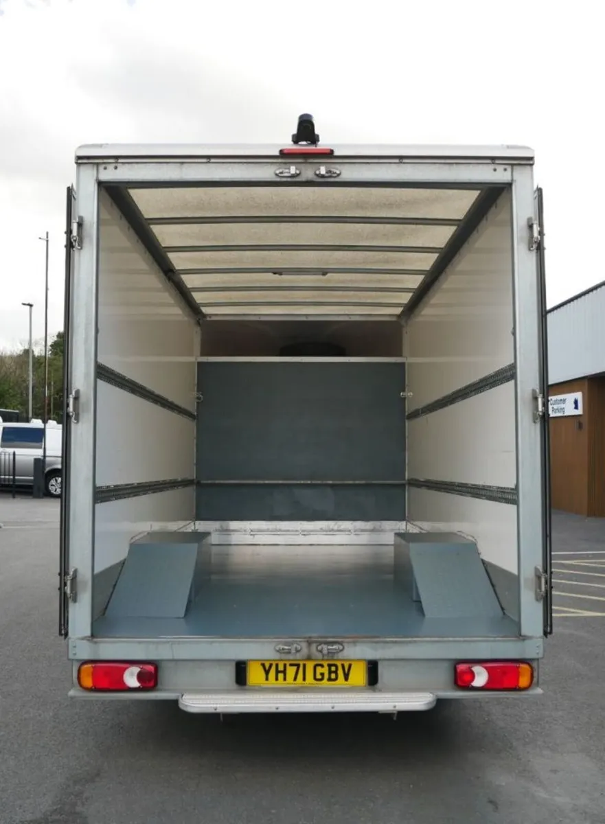 VB - 2021 Renault Master Luton Box Van - Image 2