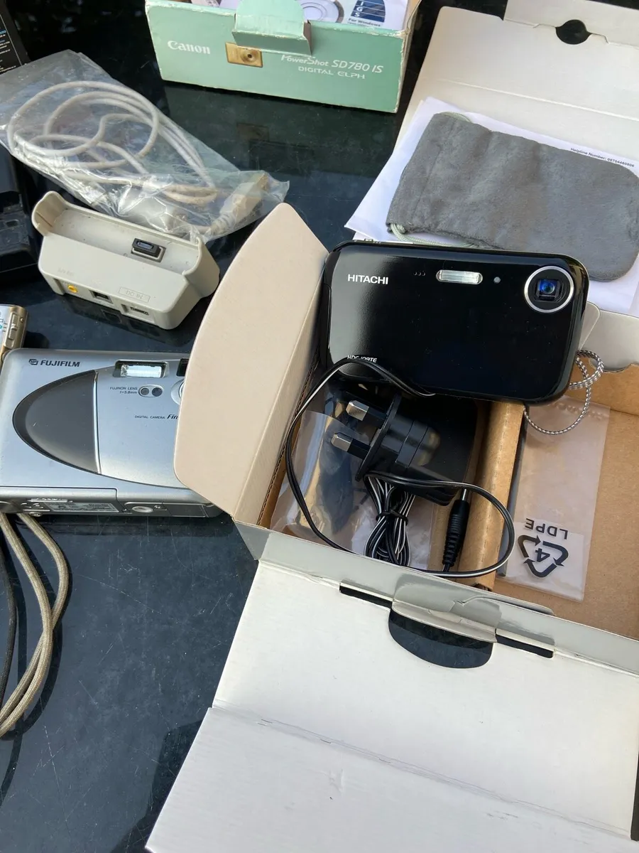 Digital.  Cameras - Image 3