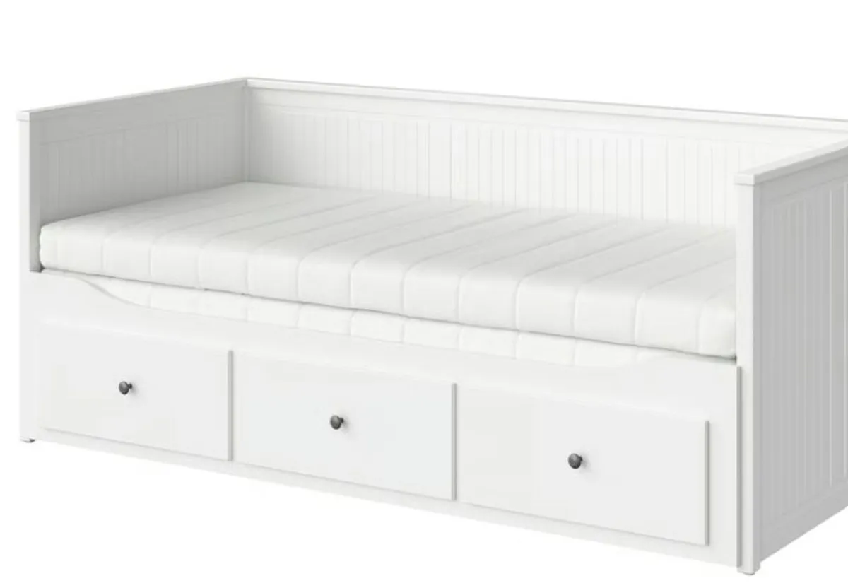 Bed (double, extending out from single day-bed) - Image 3