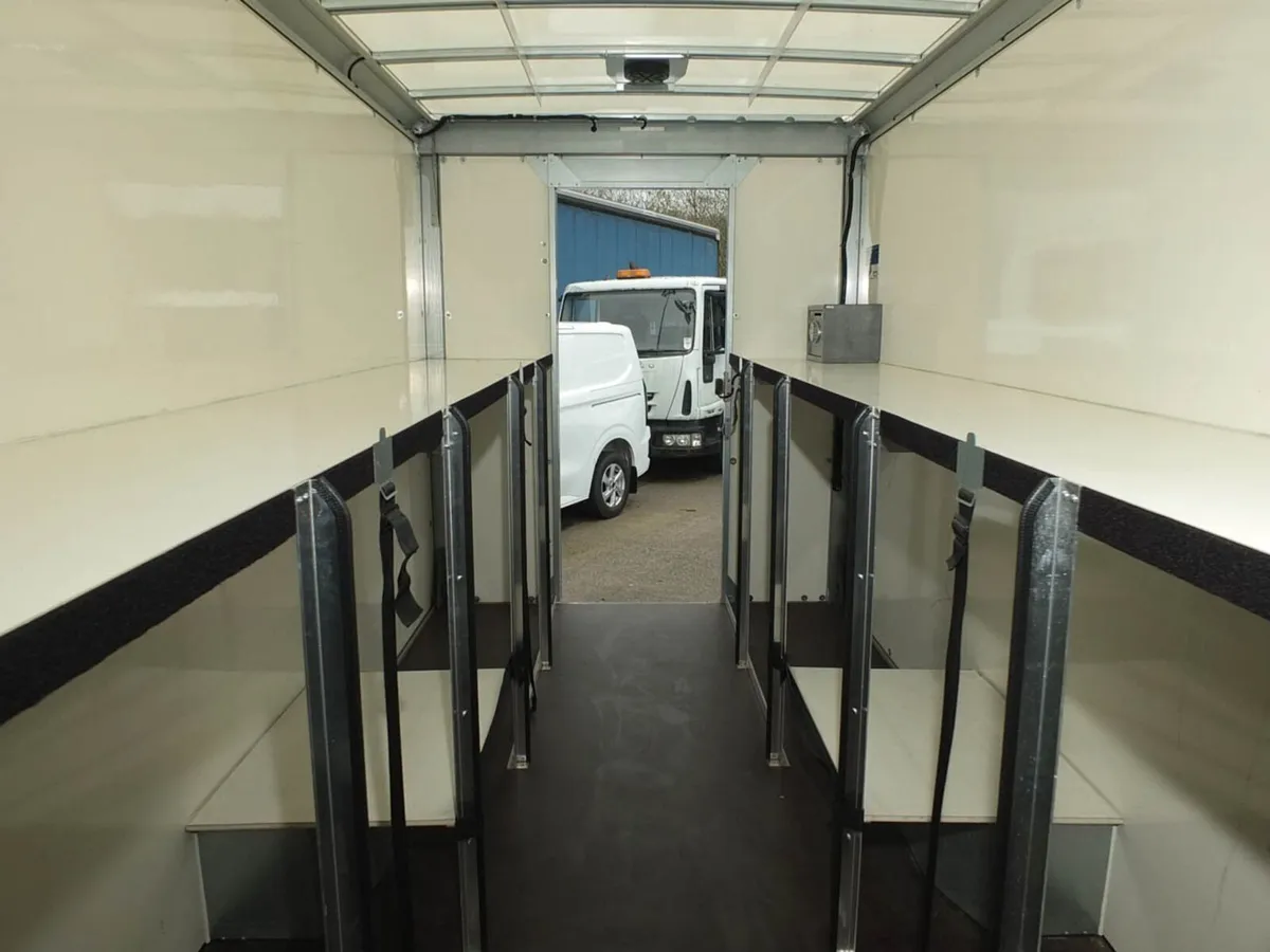 VB - 2024 Renault Master Luton Low Loader Van - Image 3