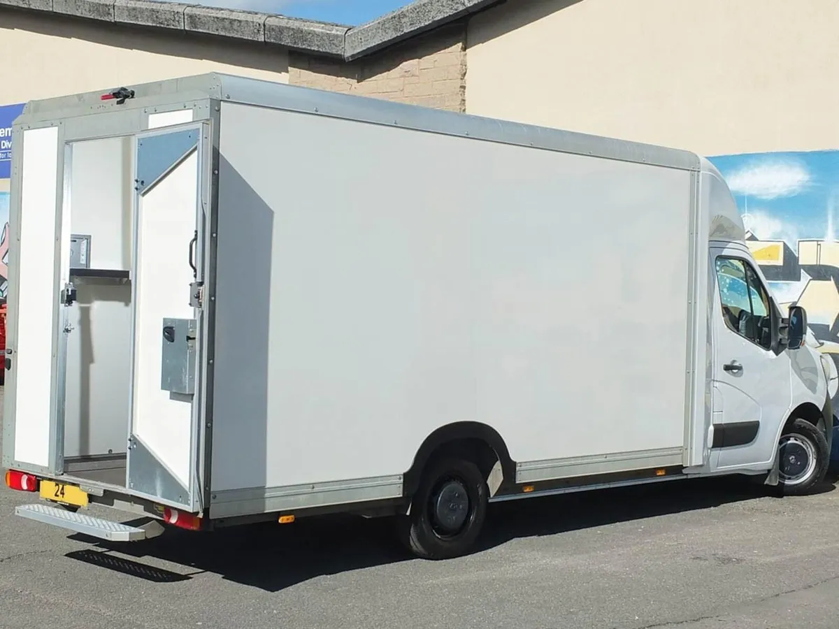 VB - 2024 Renault Master Luton Low Loader Van - Image 2