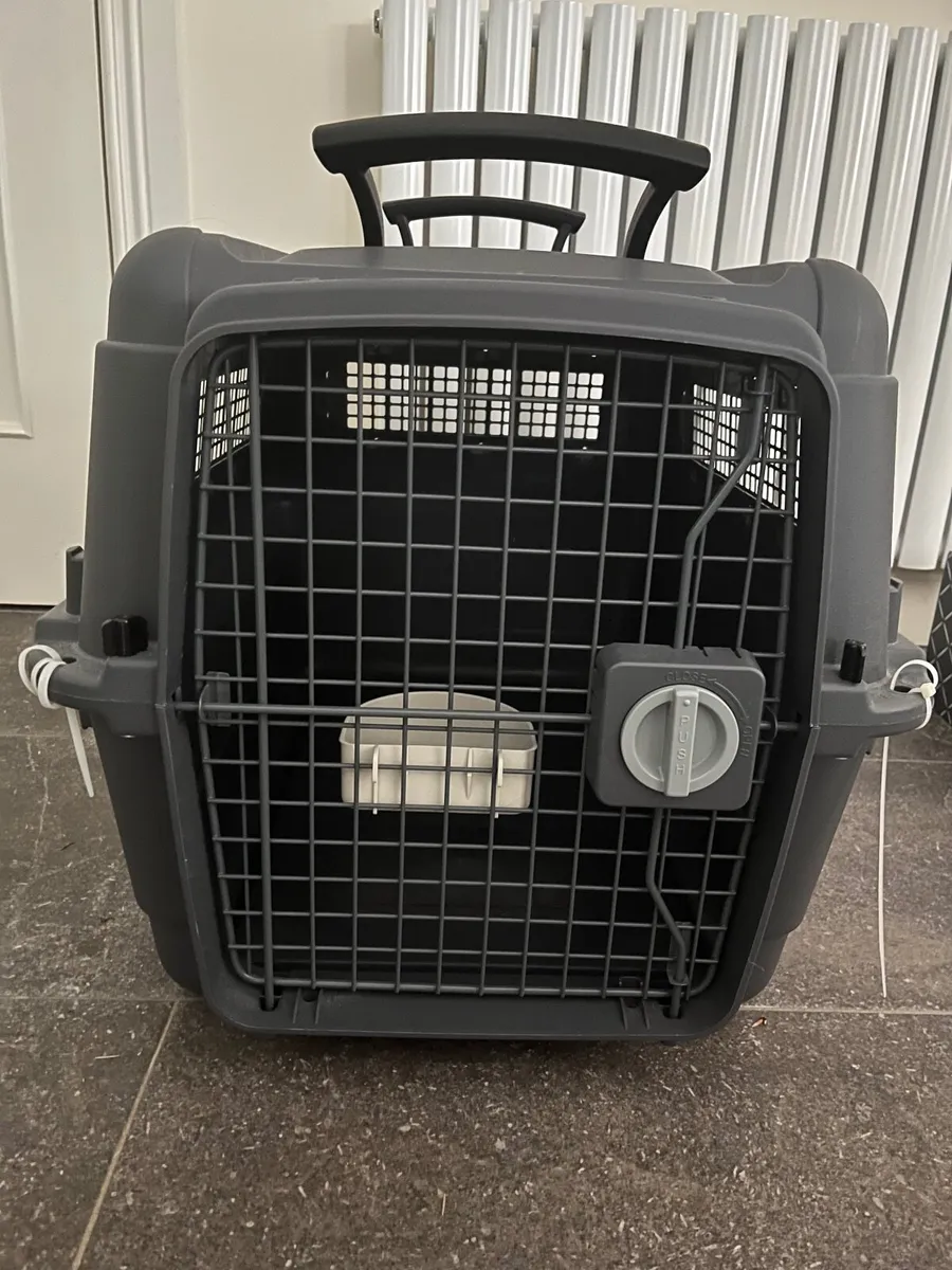 Cat or Dog travel crate - Image 1