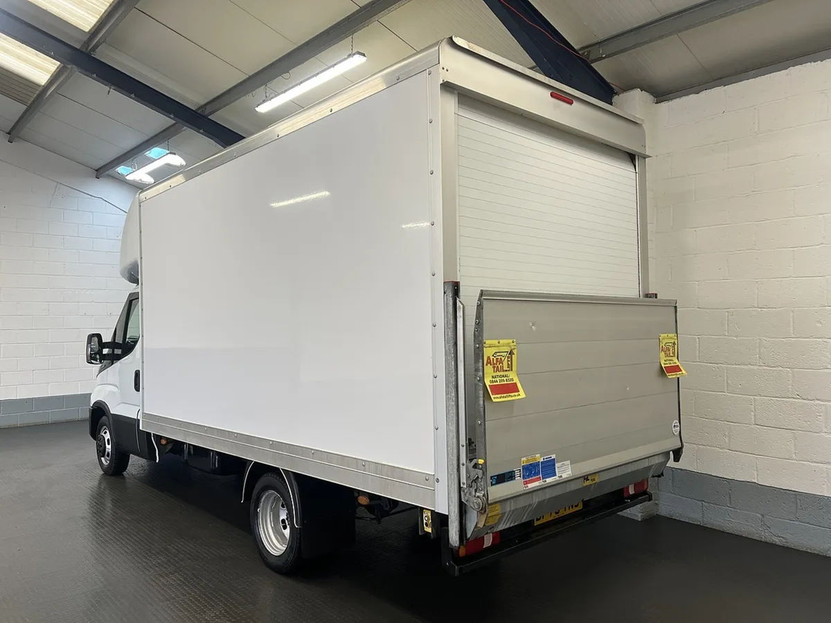 VB - 2023 Iveco Daily Luton Box Van - Image 4
