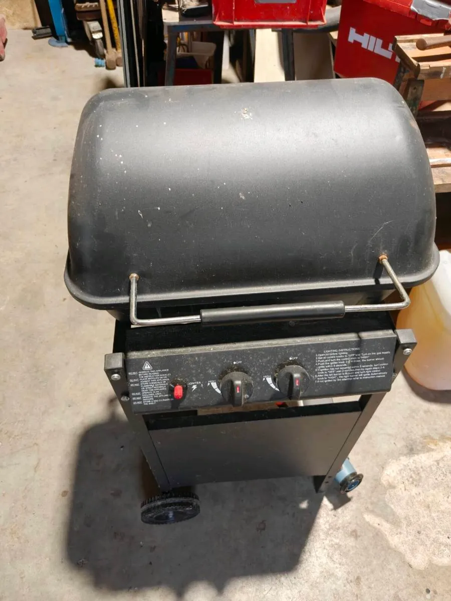 2-burner gas barbecue - Image 4