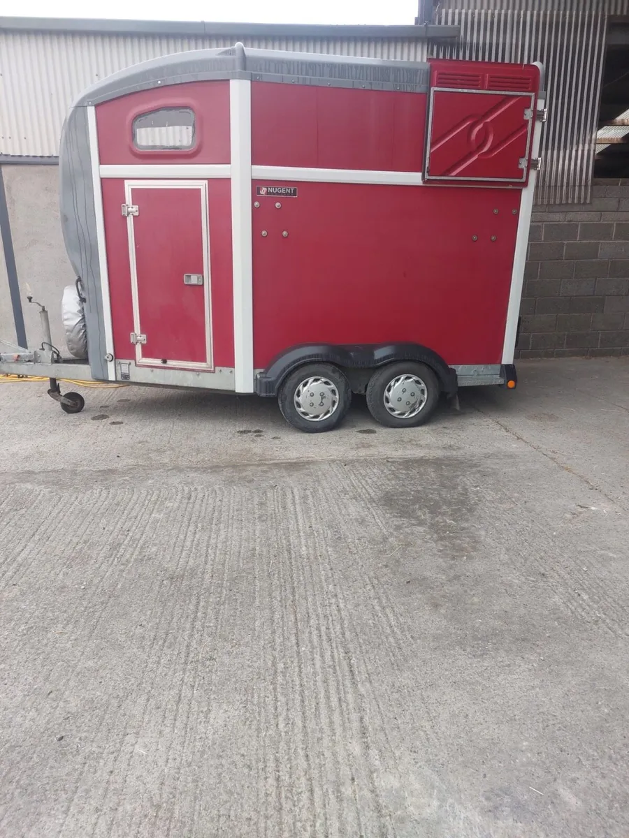 Nugent sp25 horse box - Image 1