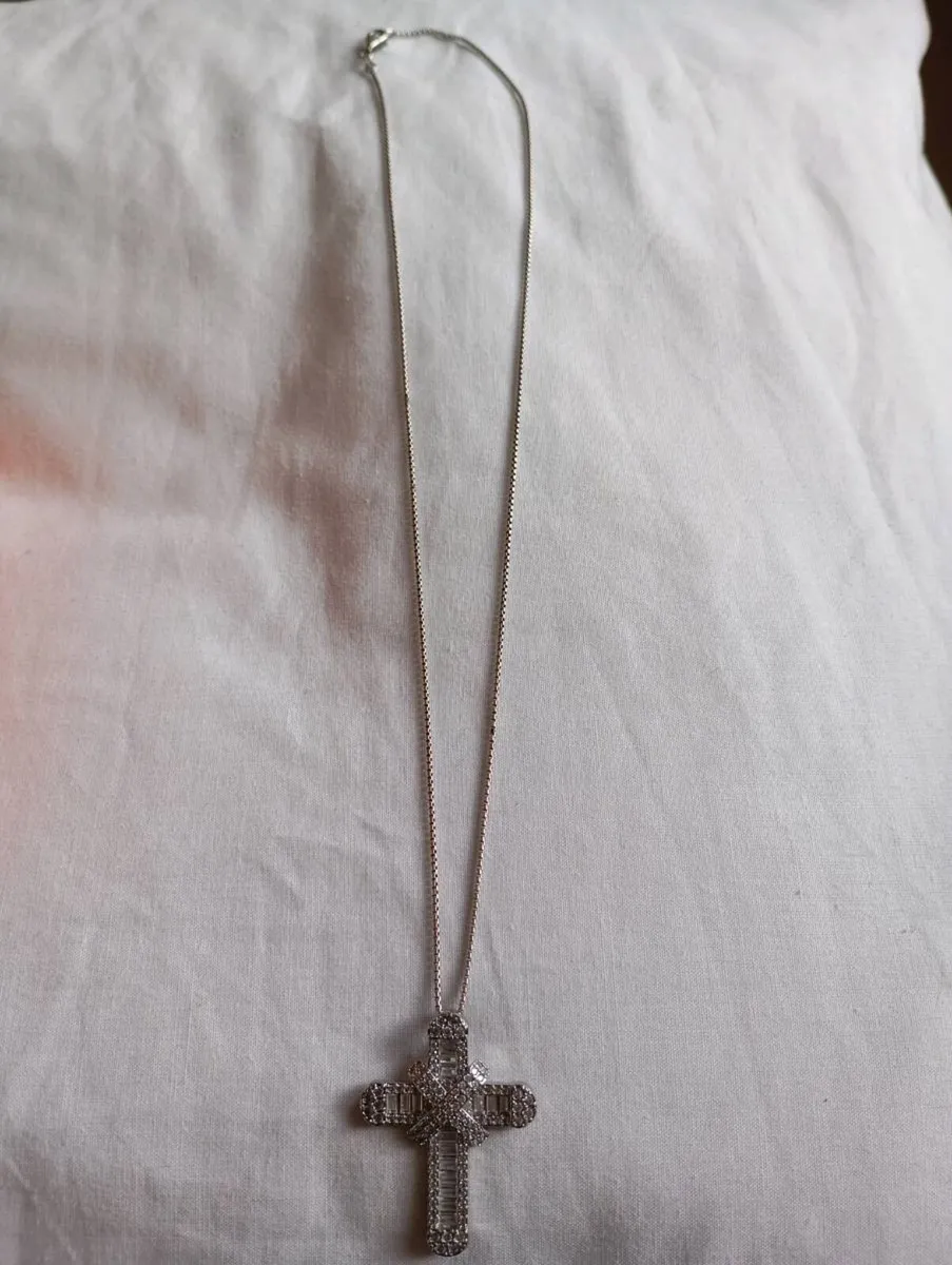 Sterling silver cross CZ on sterling silver chain - Image 2