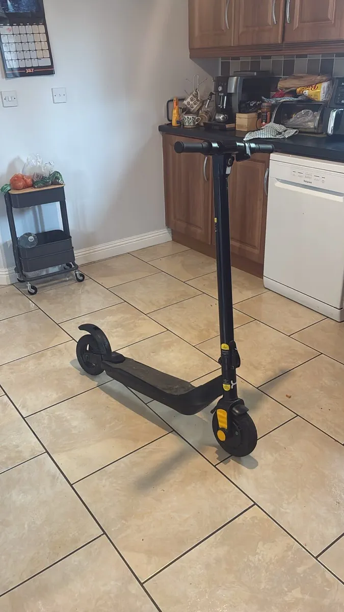 E Scooter - Image 1