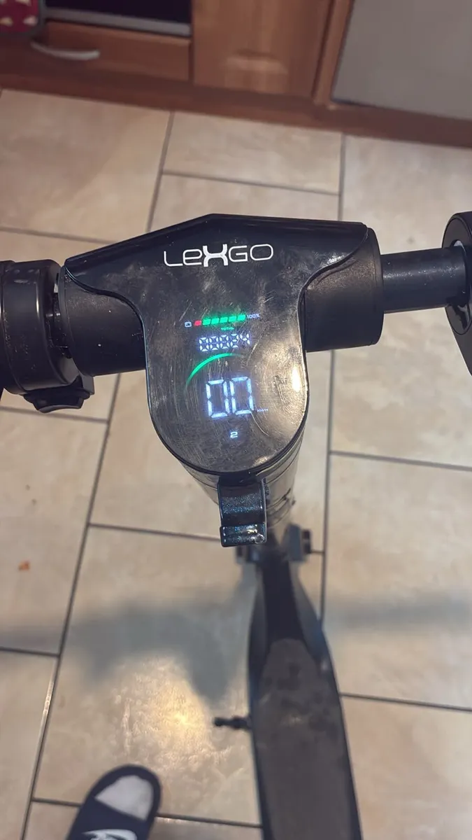 E Scooter - Image 2