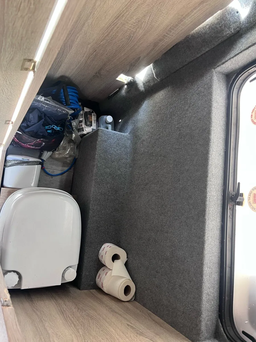 Camper van - Image 3
