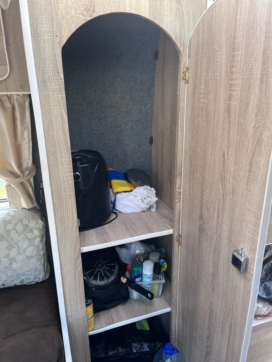 Camper van - Image 4