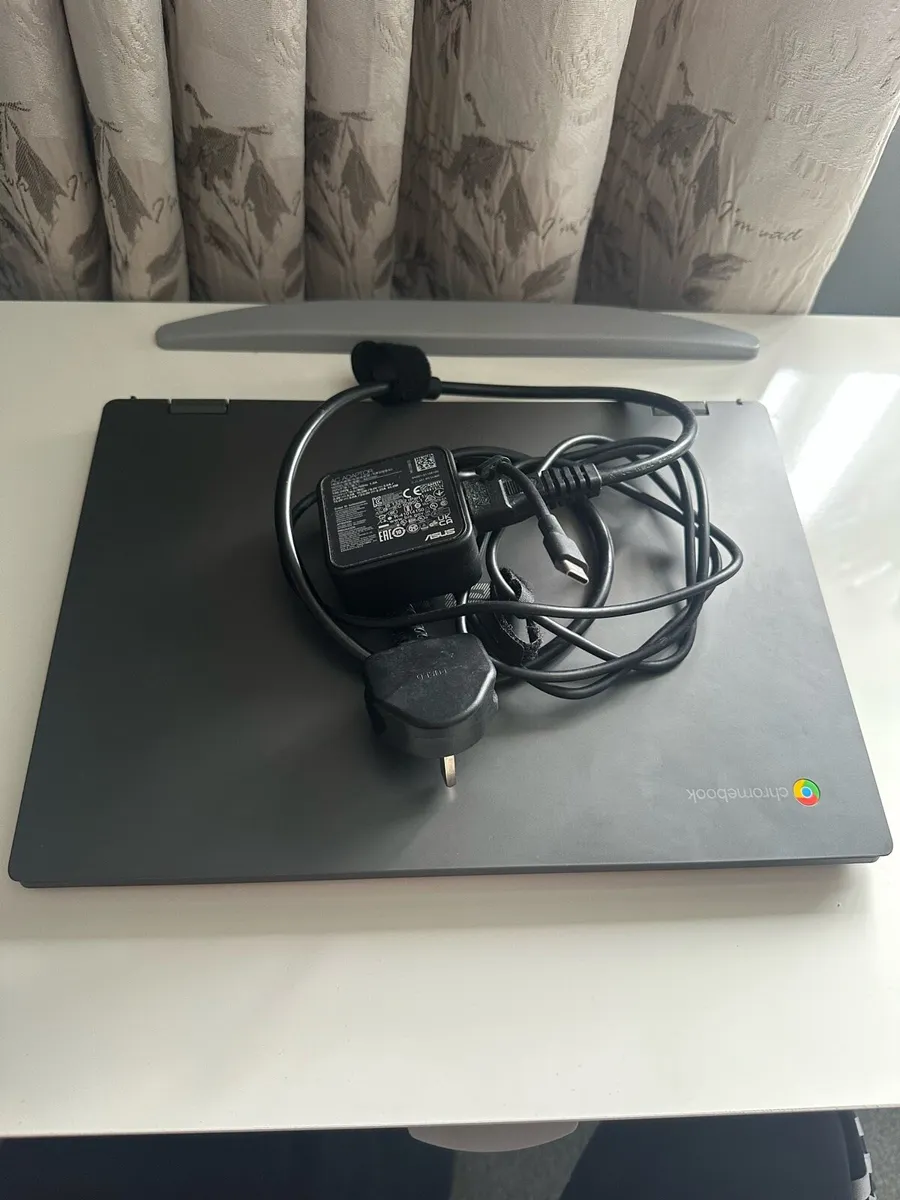 Asus Chromebook CM14 Flip 14” Touchscreen laptop - Image 4