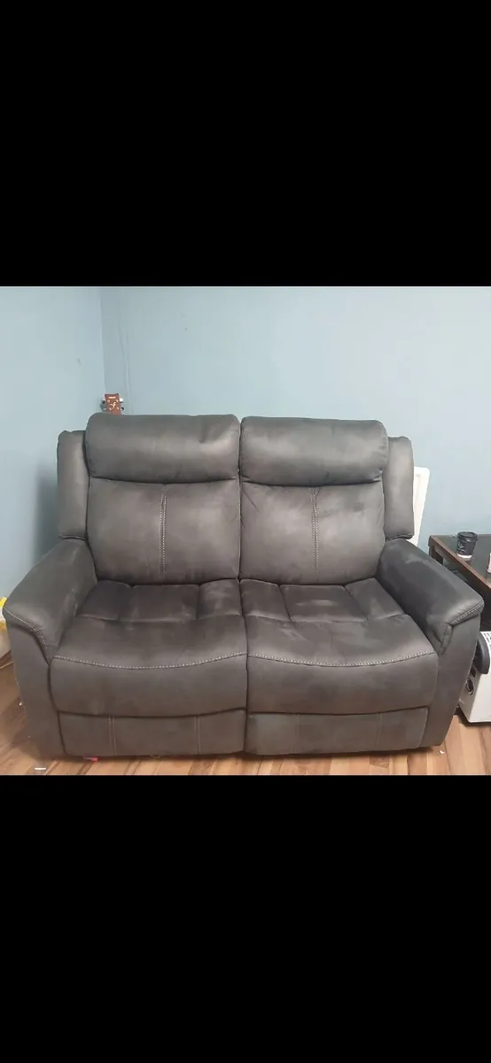 2 seater recliner - Image 2
