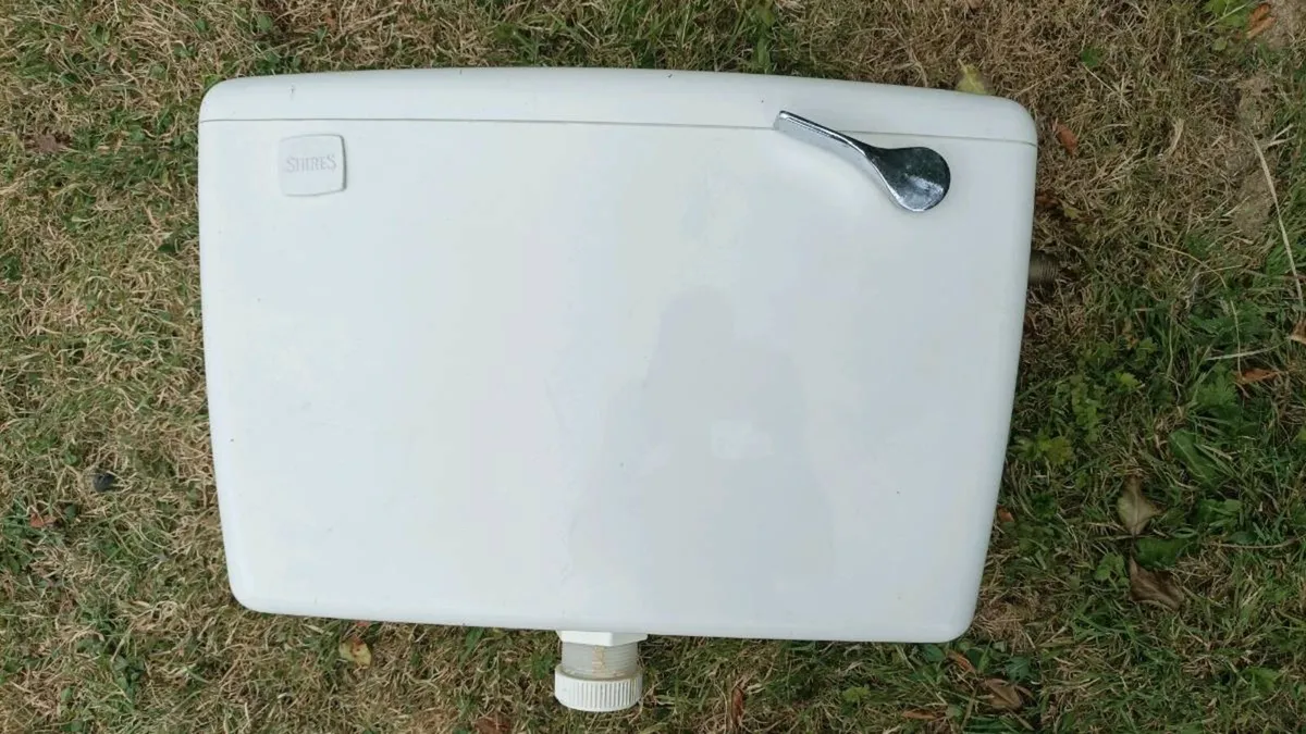 Shire toilet cistern - Image 2