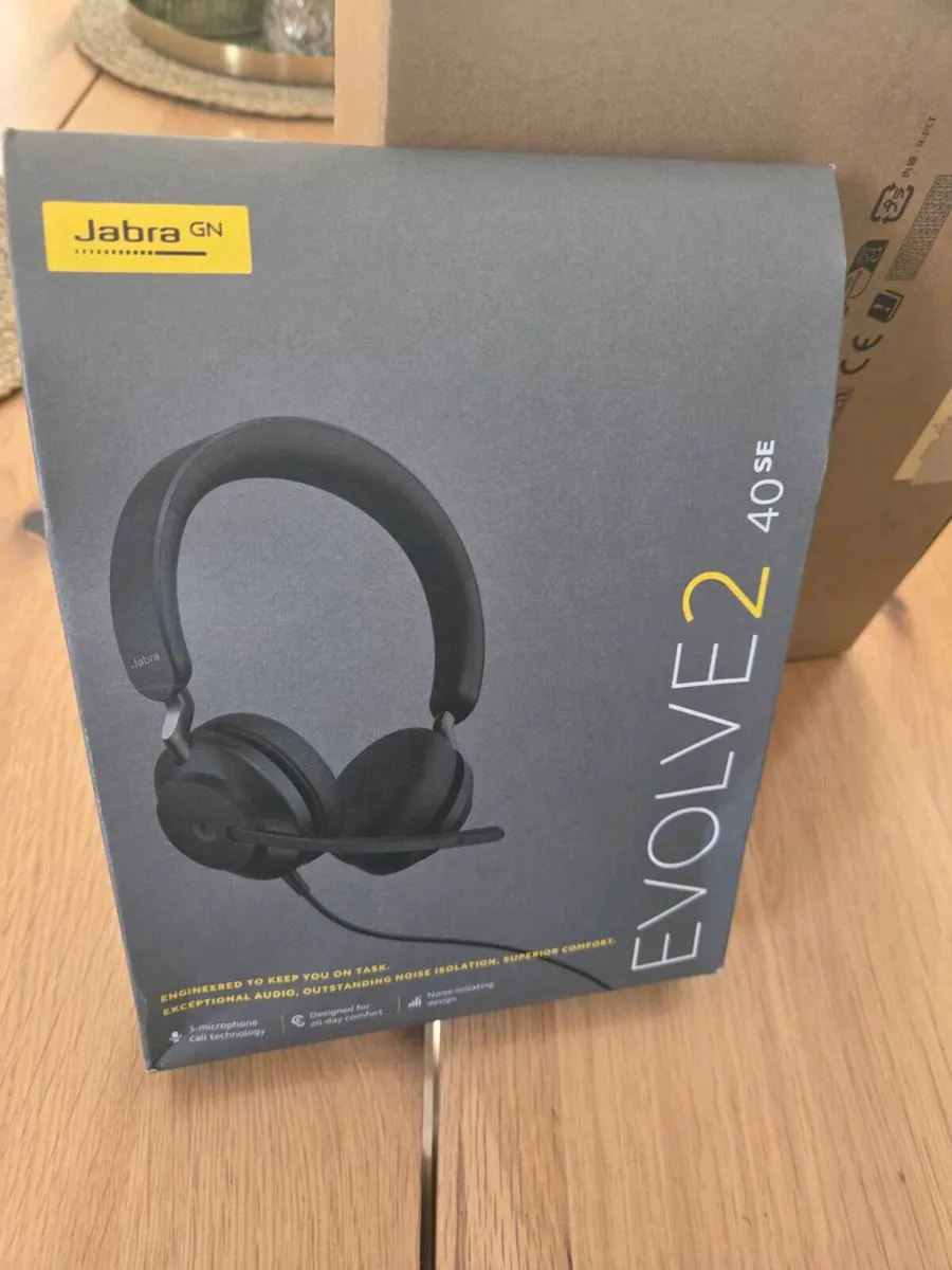 Dell docking station + Evolve 2 headset - Image 1