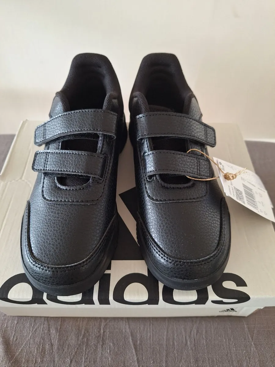 Adidas kids trainers - Image 1