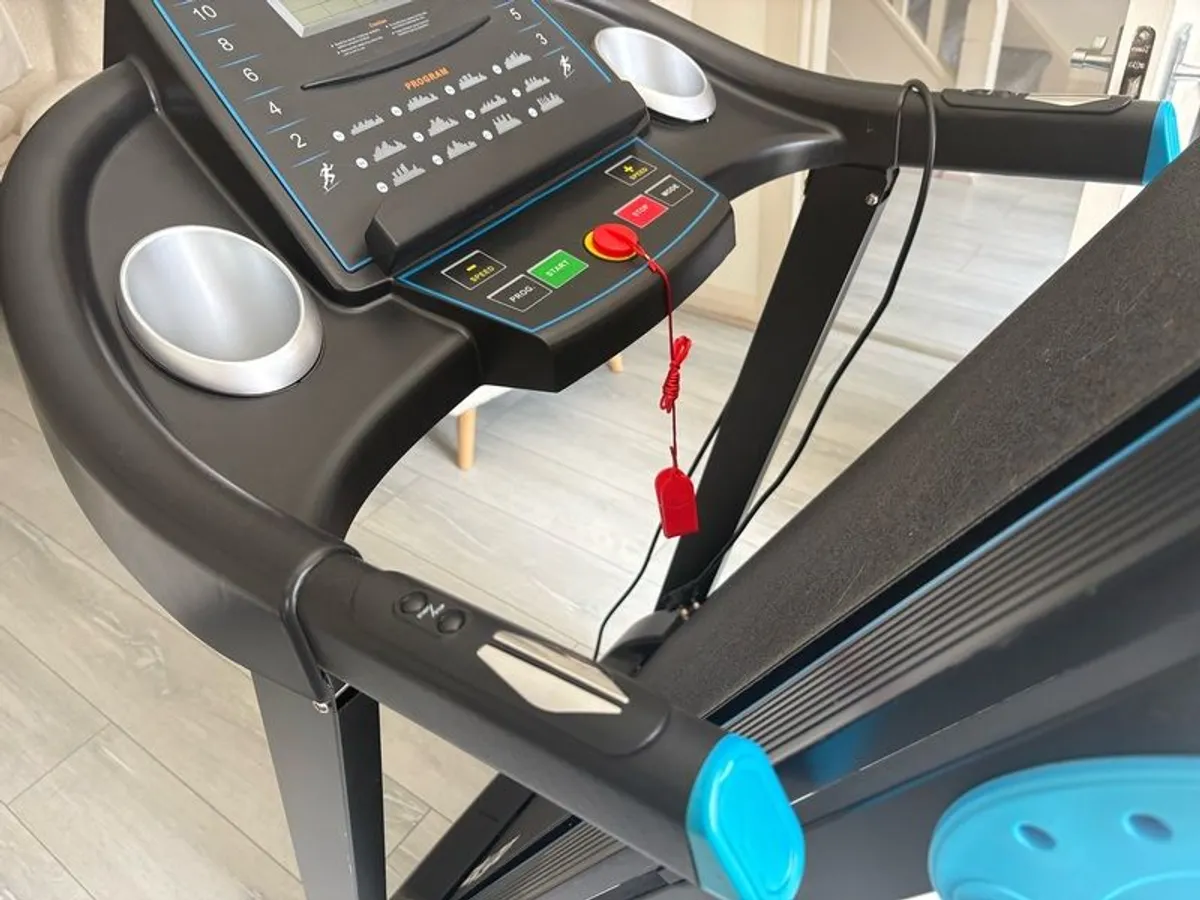 BodyGo treadmill , perfect condition - Image 4