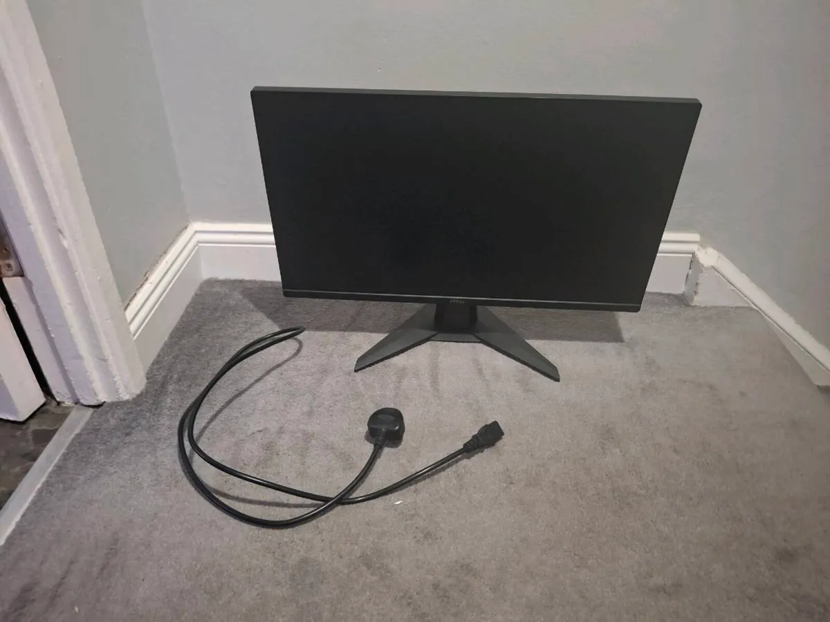 MSI 24 inch gaming curved monitor. GONEBEFOREAUG - Image 2