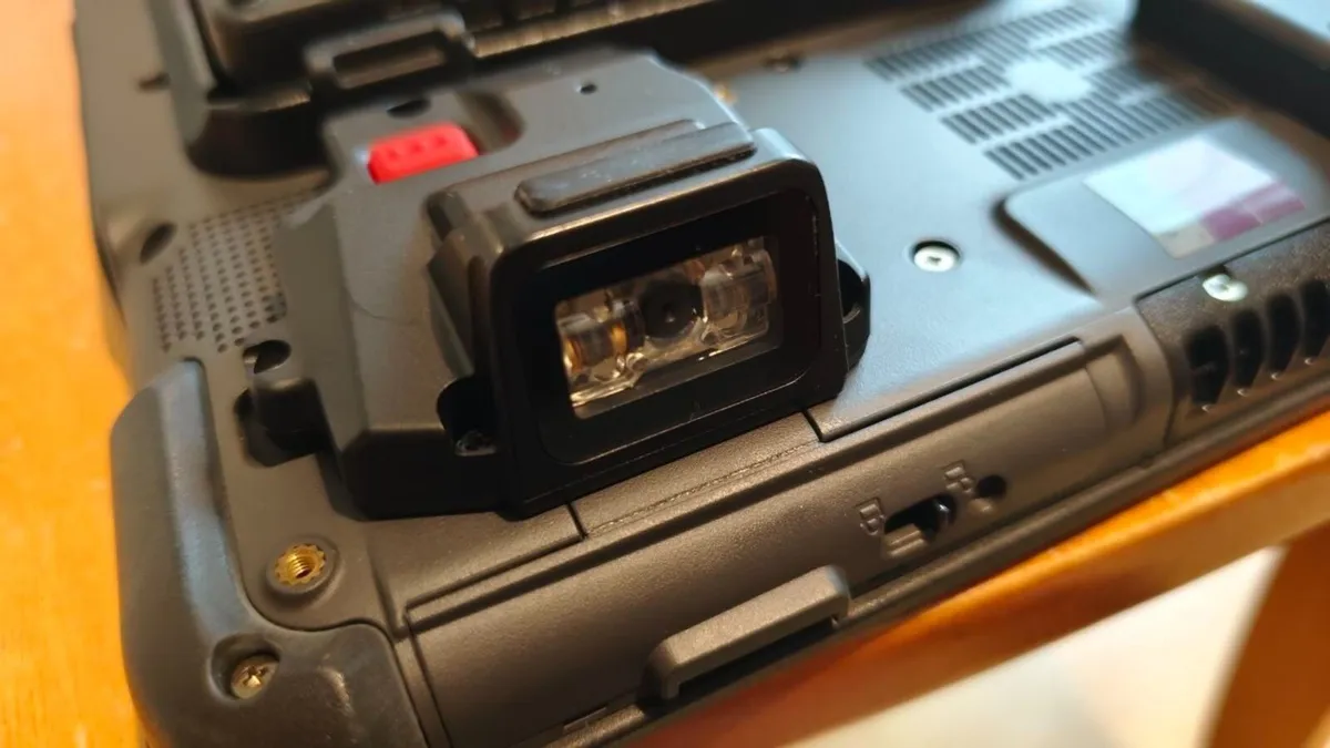 Zebra XPLORE iX101B1 Bobcat Win 10 Rugged Tablet - Image 3