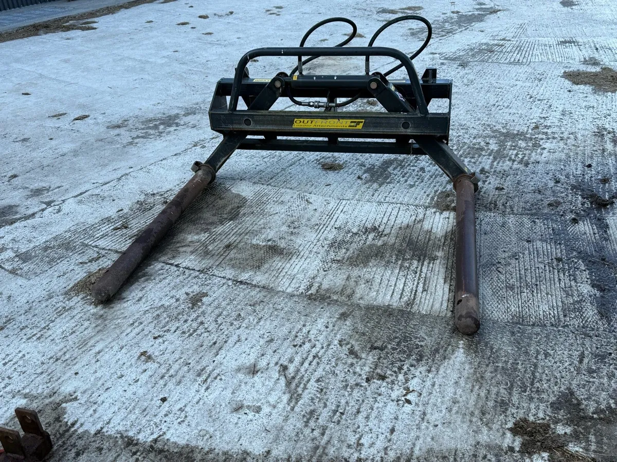 Fleming bale stacker