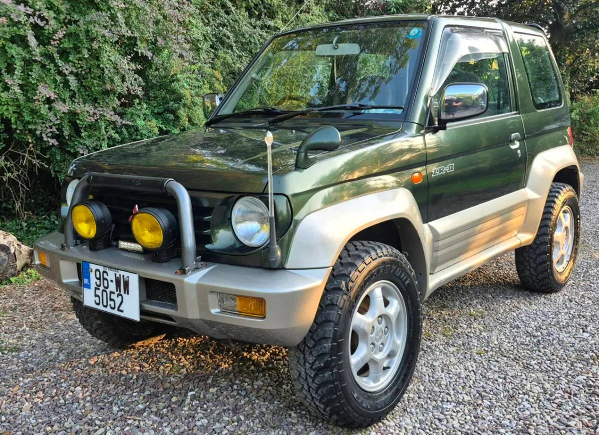 1996 Mitsubishi Pajero Junior ZR-II 4WD Auto | 77k - Image 4