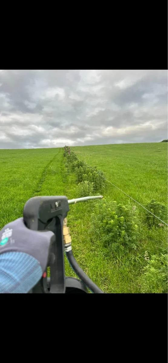 Quad/tractor SPRAYING - Image 3