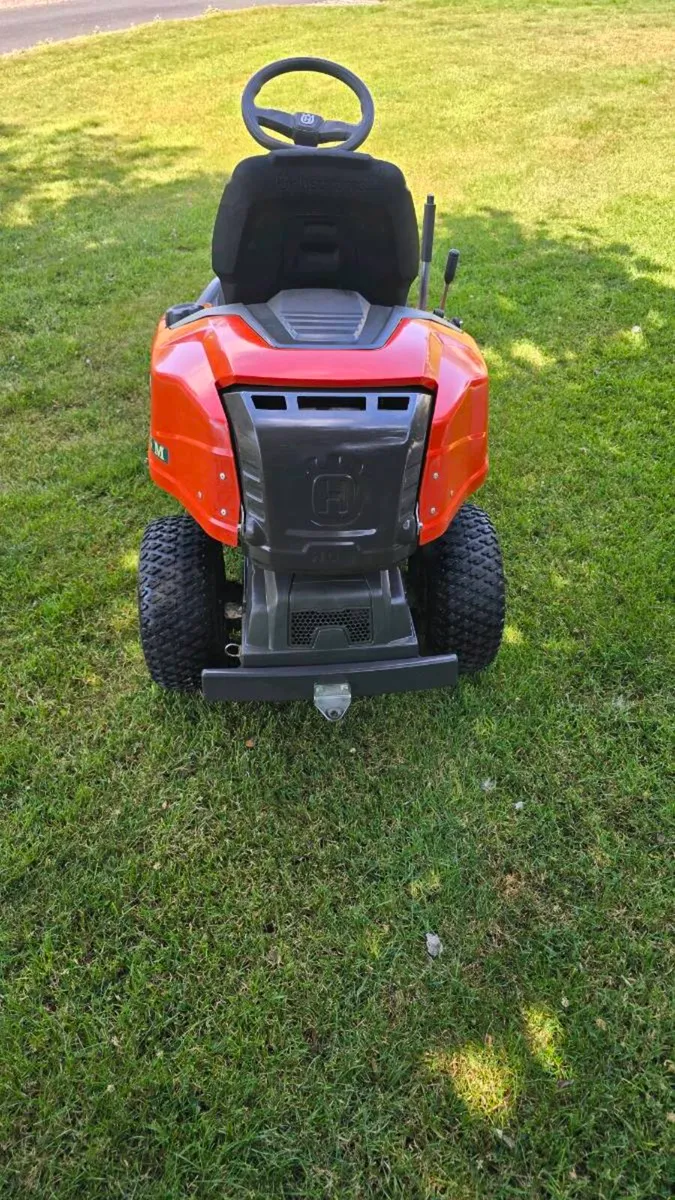 Husqvarna R214C AS NEW - Image 3