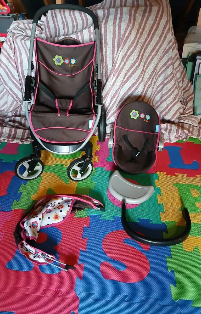Doll's double buggy - Image 4