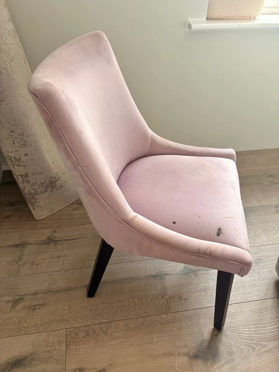 Velvet Chair - Image 3