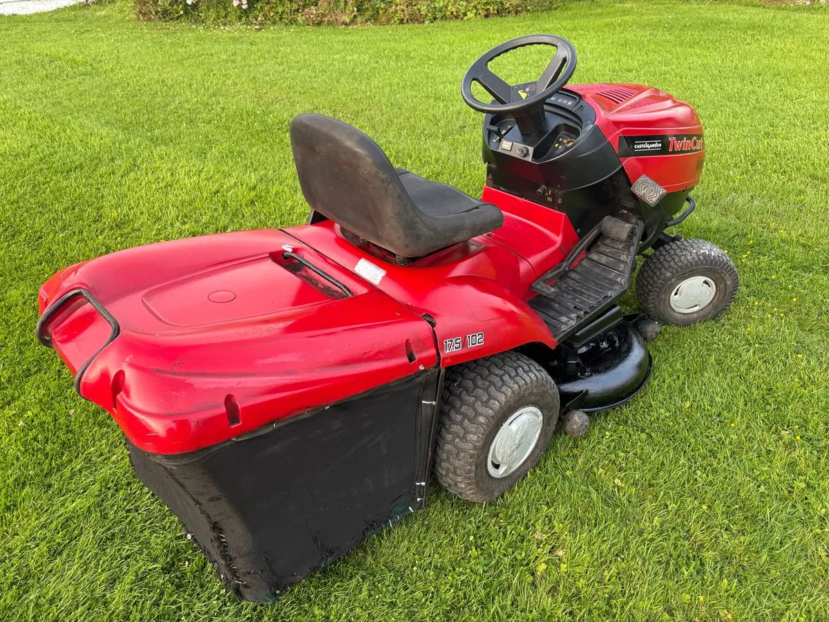 Castle garden ride on mower - Image 3