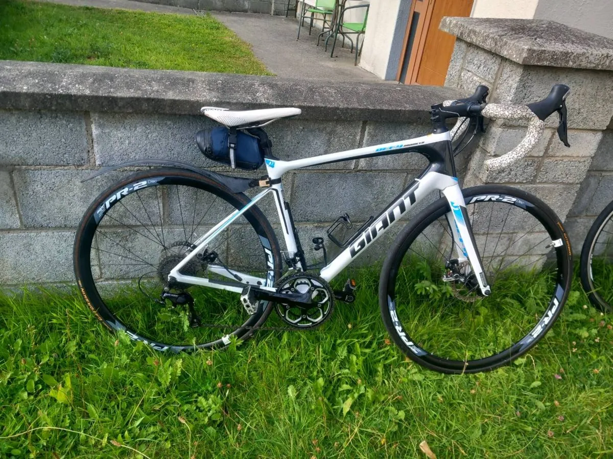 GAINT ROAD BIKE - Image 2