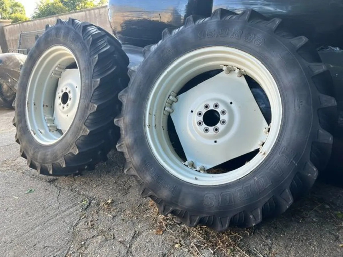 16.9  x  38 New Holland or Ford / Fiat Wheels - Image 3