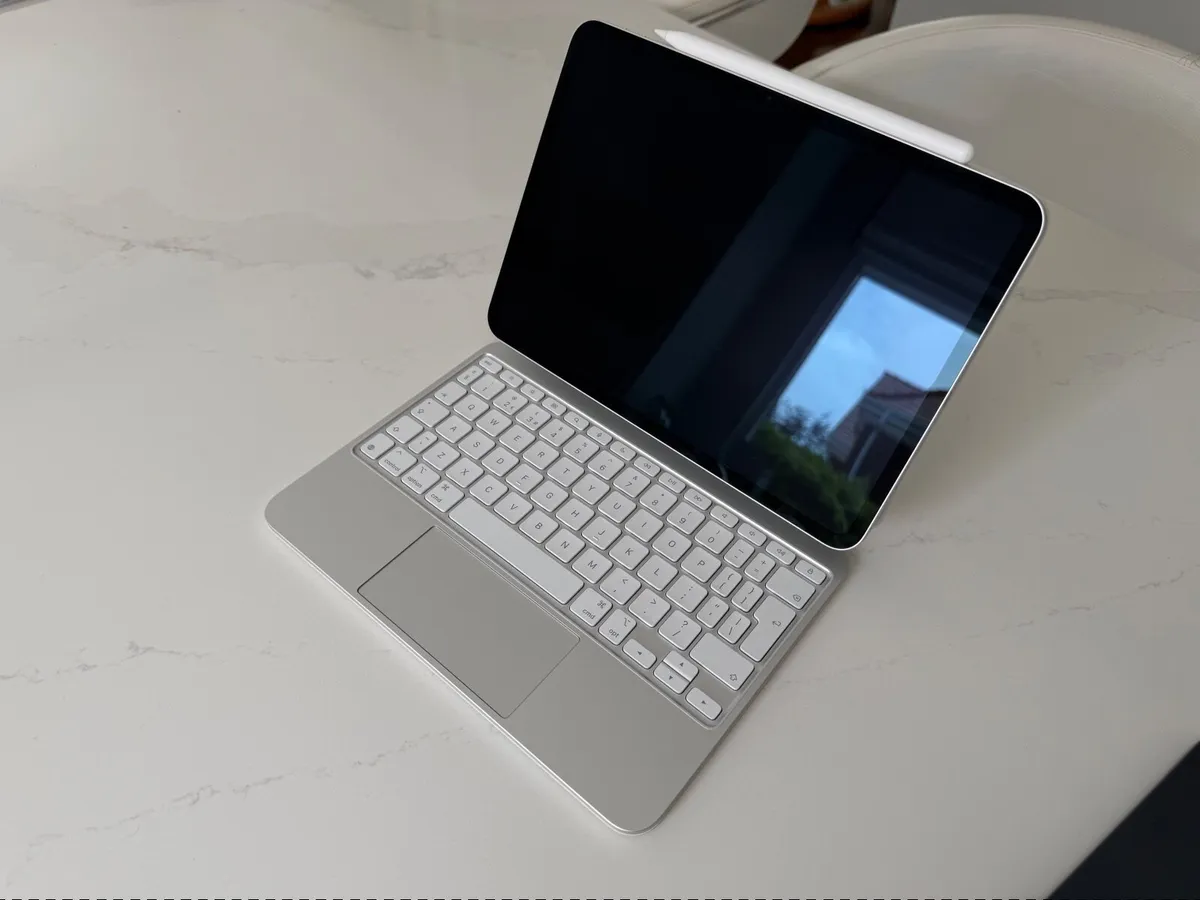 Apple IPad Pro M4 512GB, Magic Keyboard & Pencil - Image 1