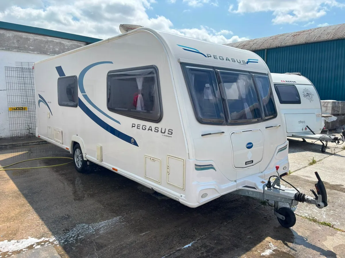 Bailey pegasus milan 4 berth caravan - Image 3